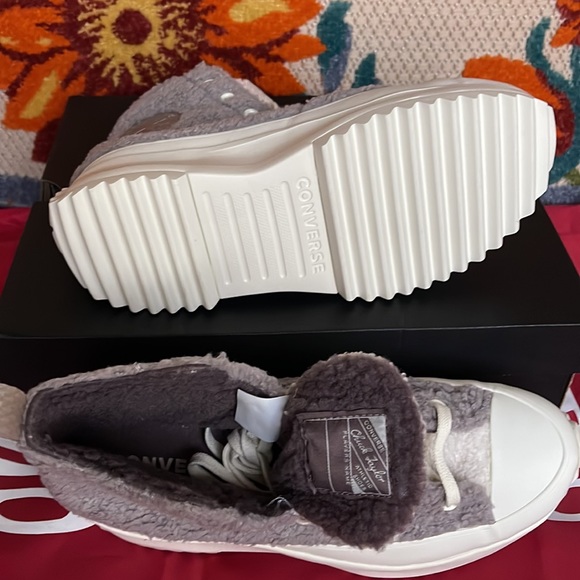 Converse 172202C
RUN STAR HIKE HI
VAPOR MAUVENECHETNIOLET ORE
Men’s platforms - Picture 4 of 16